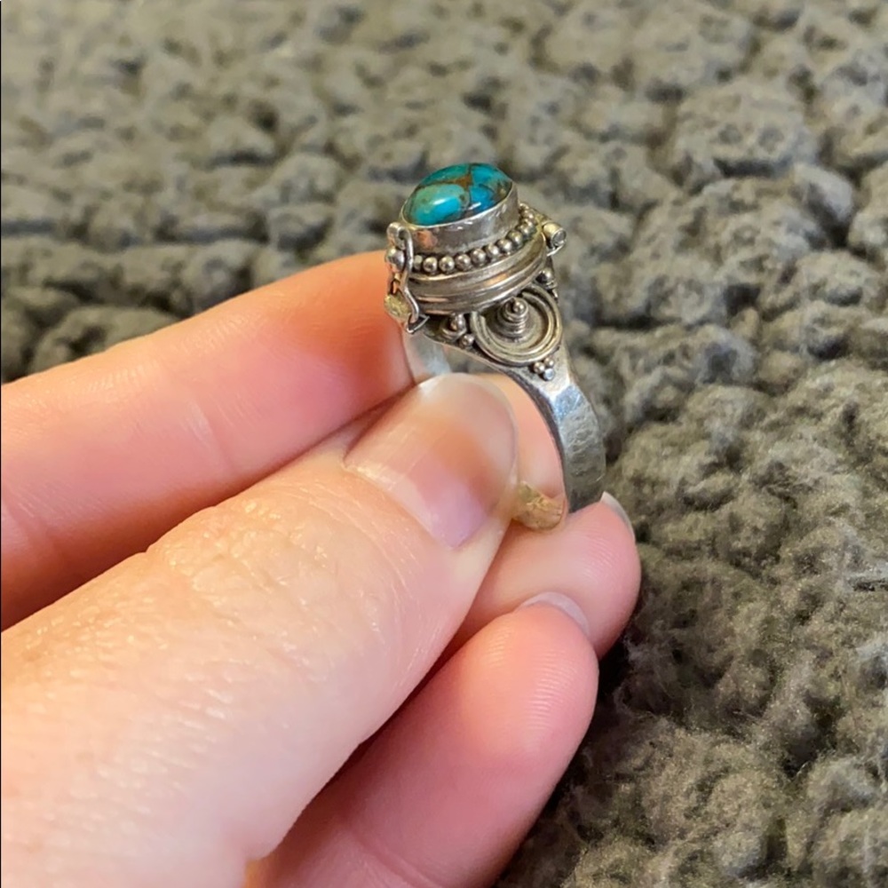 Poison ring